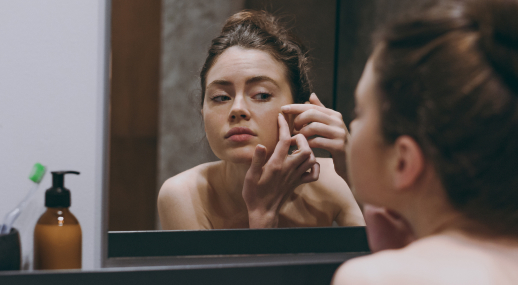 Белые угри на лице: как избавиться?